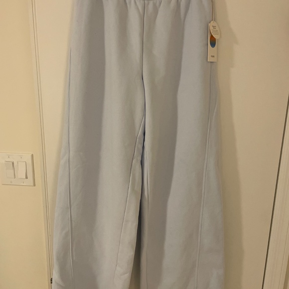 Brand new Vuori Restore Wideleg Sweatpant - Picture 3 of 4